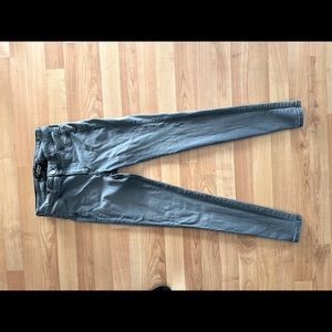 Fit jeans. Size small. Gray jeggings.